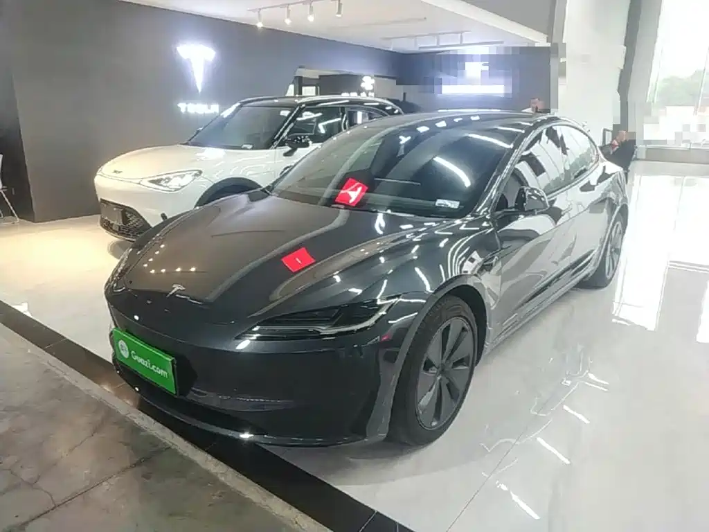 Tesla Model 3 — фото 2