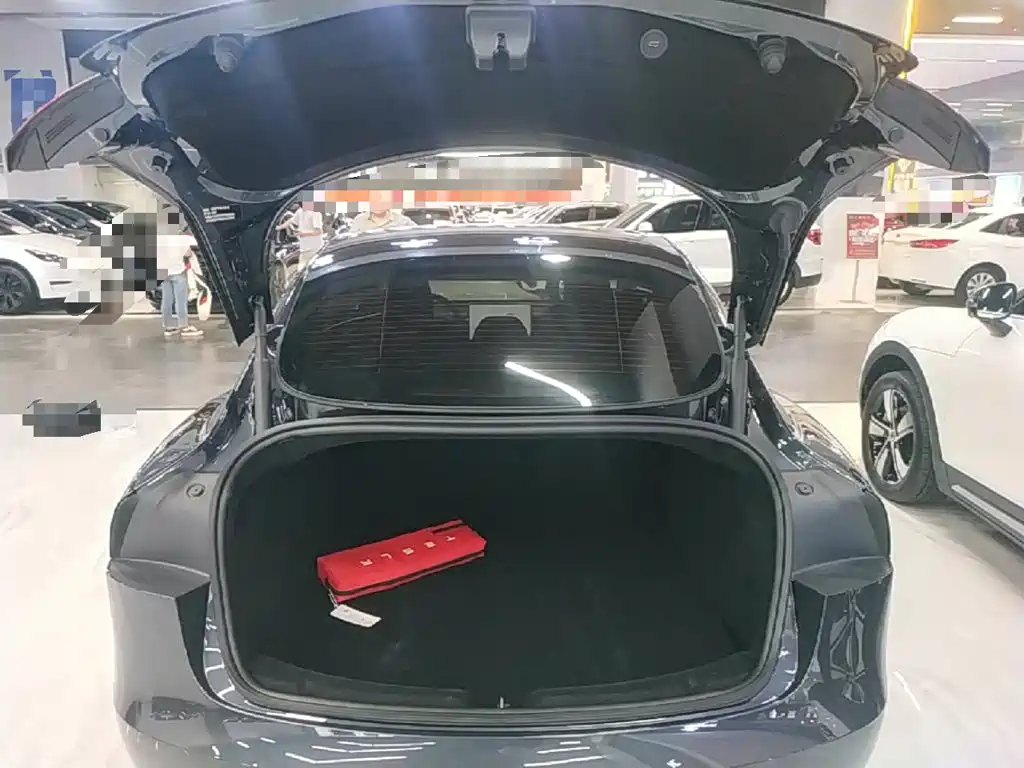 Tesla Model 3 — фото 19