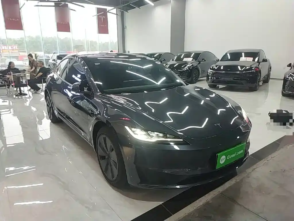 Tesla Model 3 — фото 4