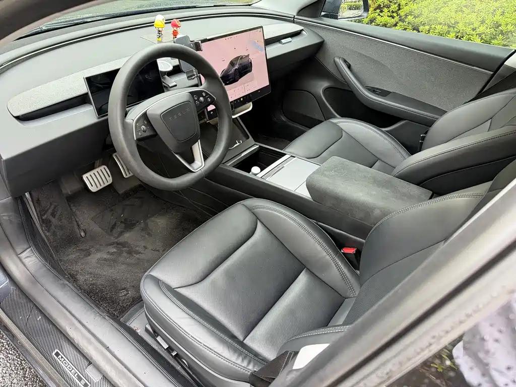 Tesla Model 3 — фото 4