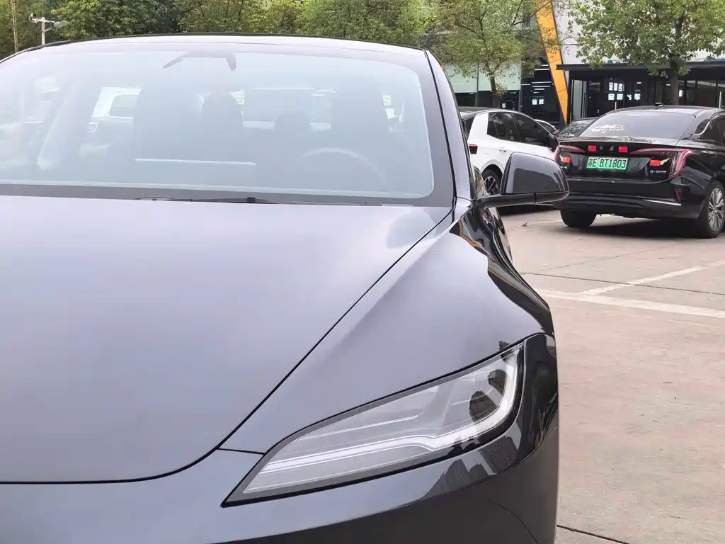 Tesla Model 3 — фото 5