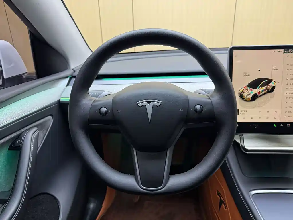 Tesla Model Y — фото 5