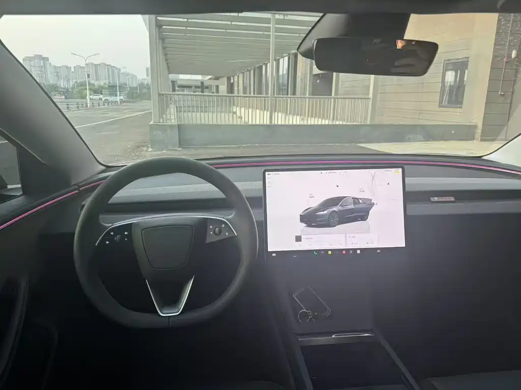 Tesla Model 3 — фото 11