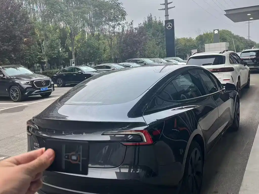 Tesla Model 3 — фото 5