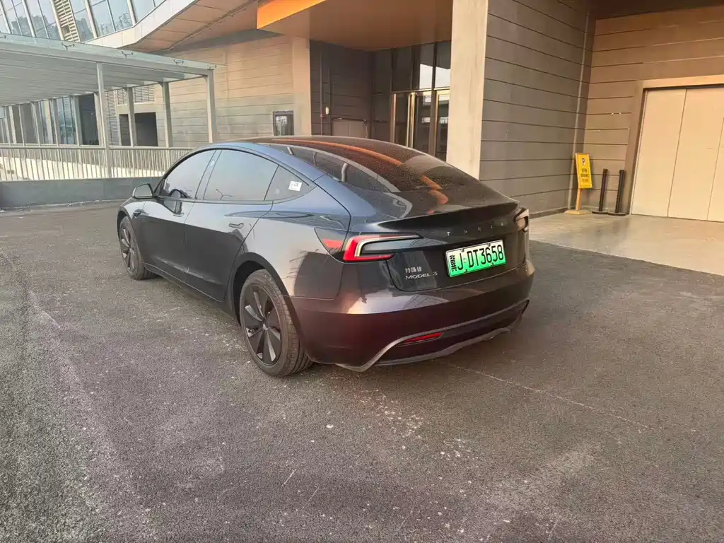 Tesla Model 3 — фото 8