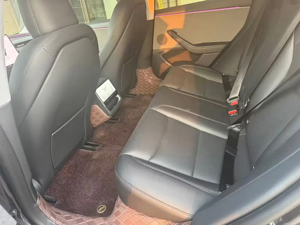Tesla Model 3 — фото 10