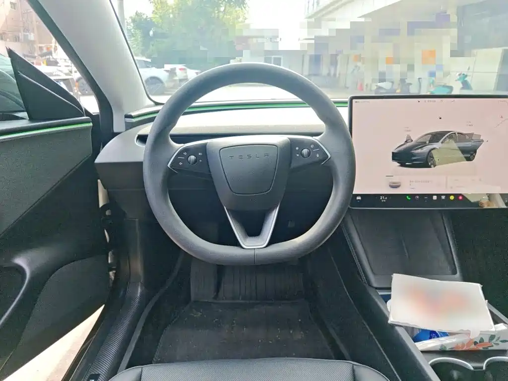 Tesla Model 3 — фото 11