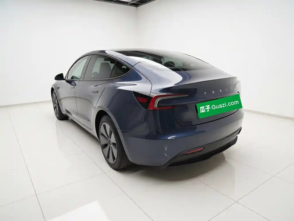 Tesla Model 3 — фото 4