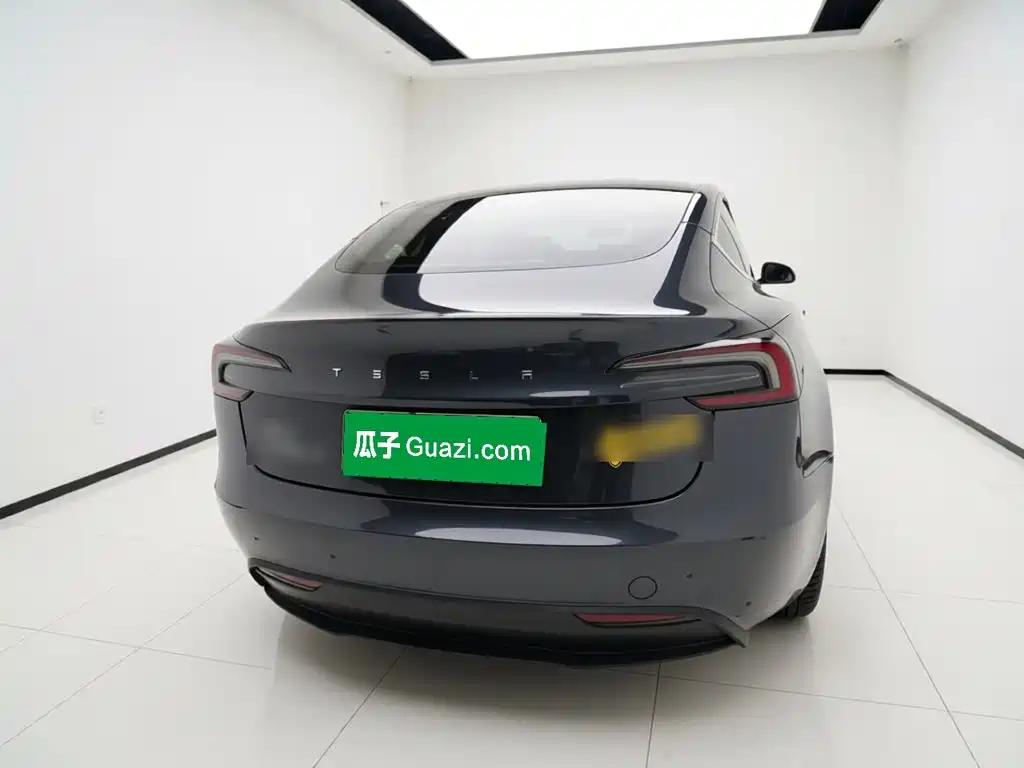 Tesla Model 3 — фото 5
