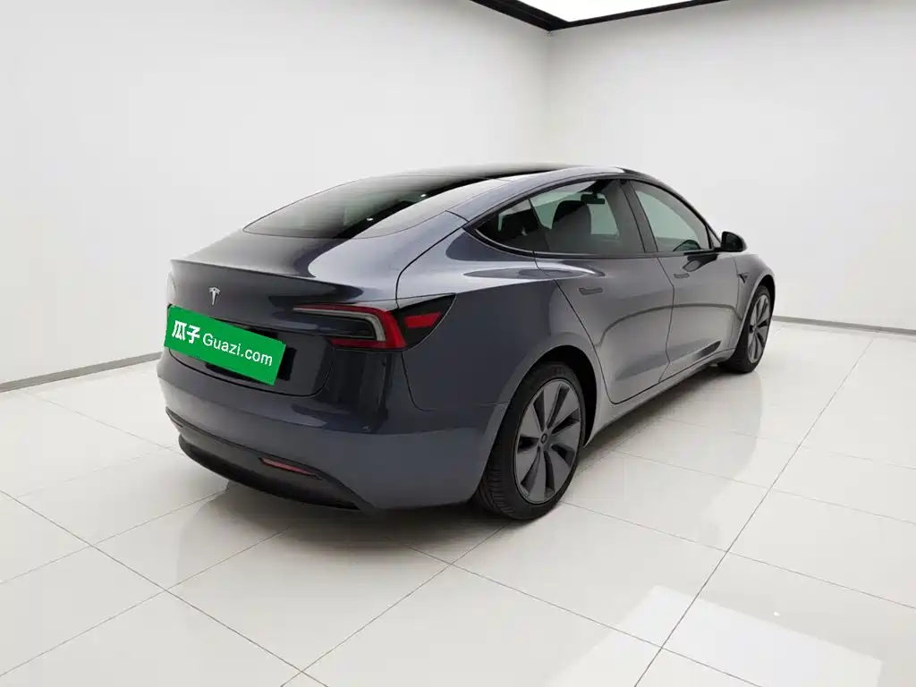 Tesla Model 3 — фото 6