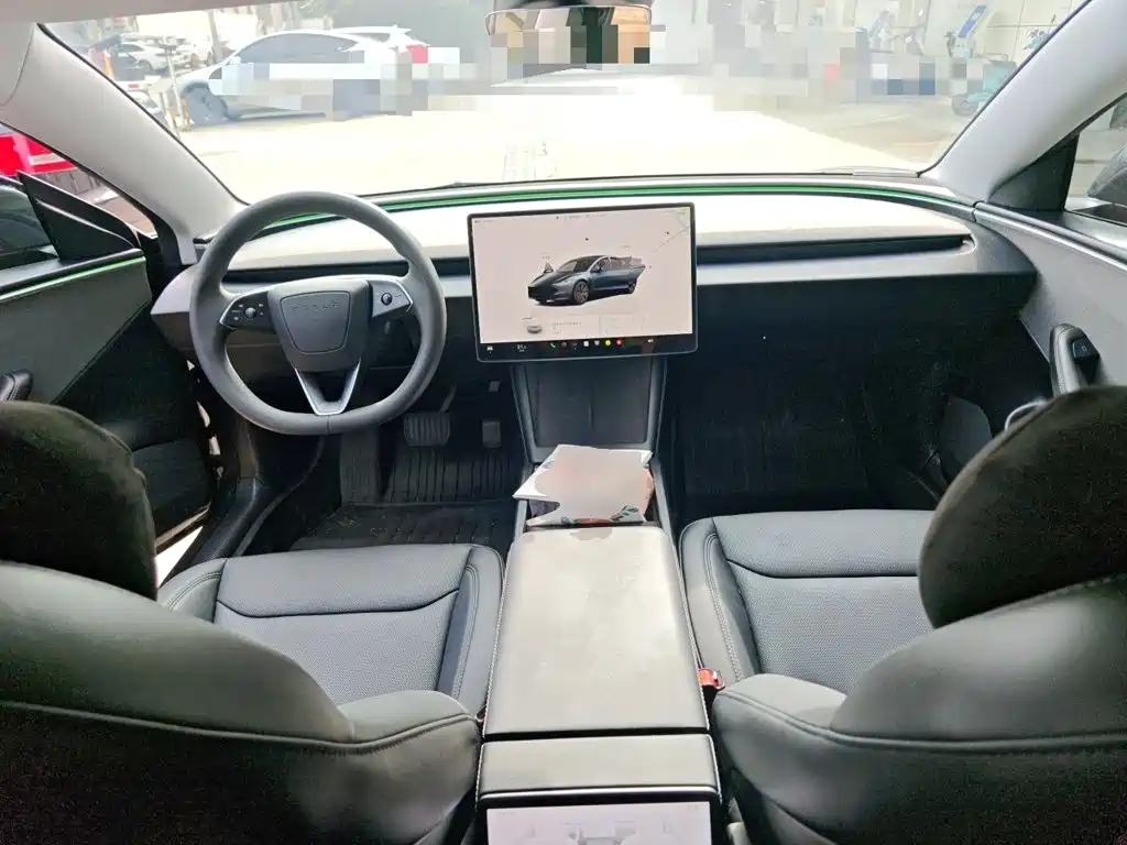 Tesla Model 3 — фото 10