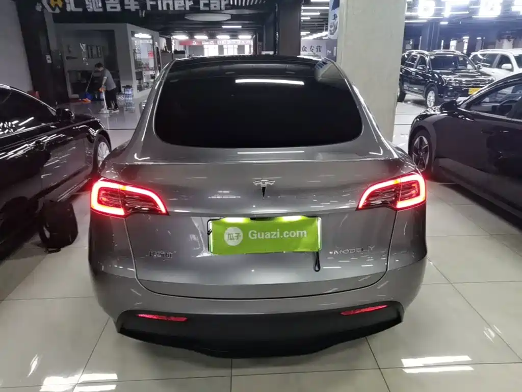 Tesla Model Y — фото 6