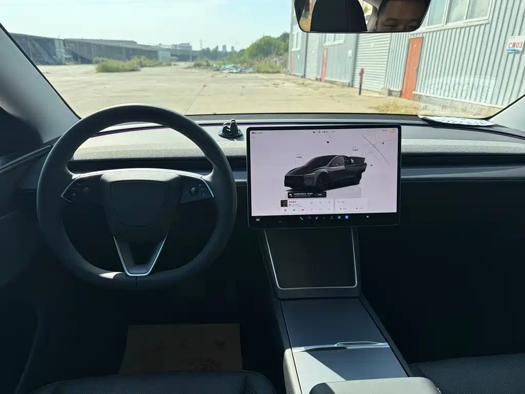 Tesla Model Y — фото 6