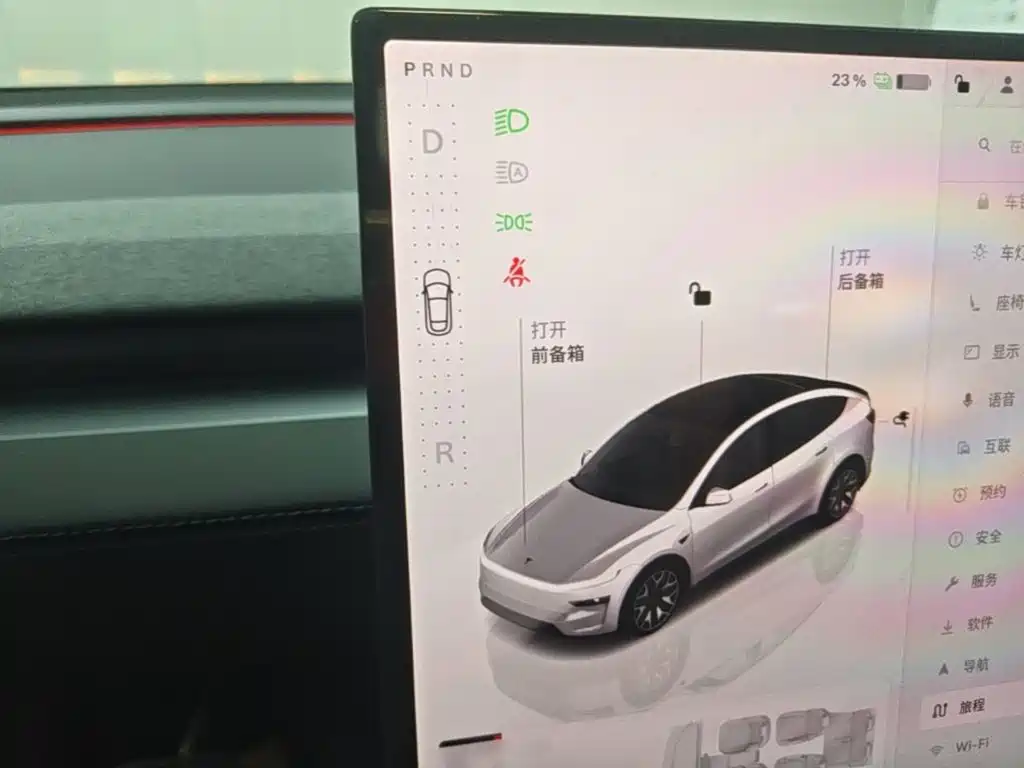 Tesla Model Y L — фото 14