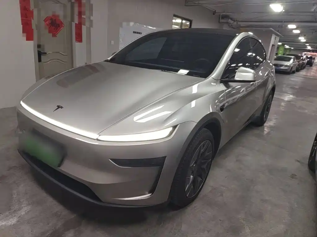 Tesla Model Y L