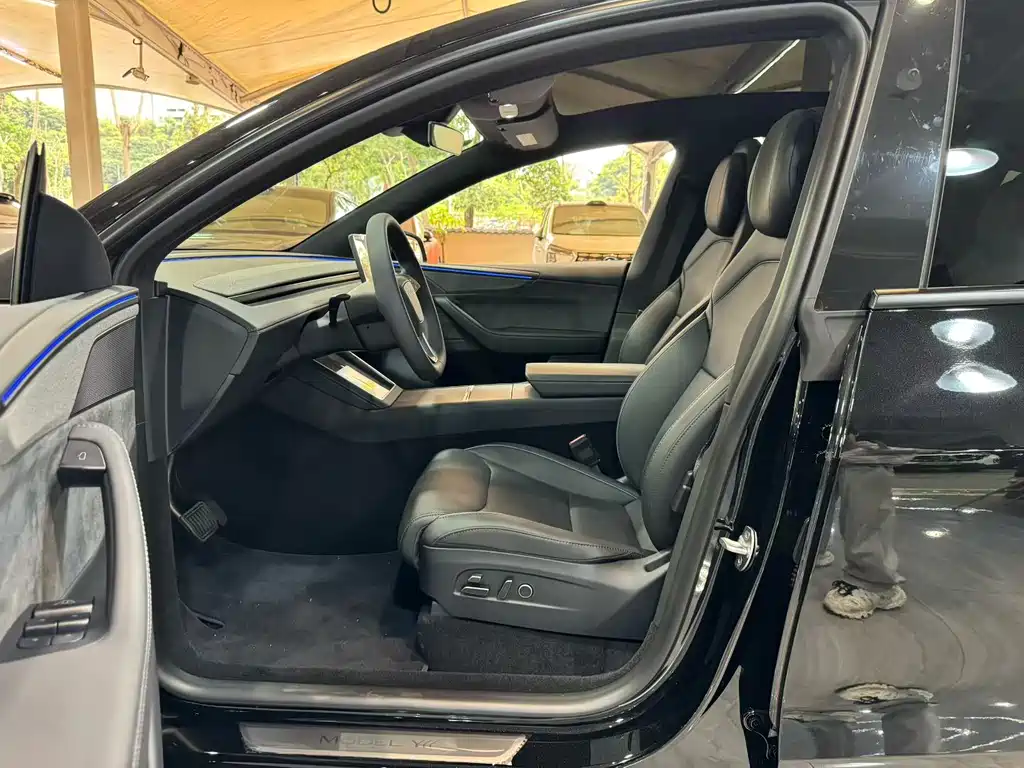 Tesla Model Y L — фото 6
