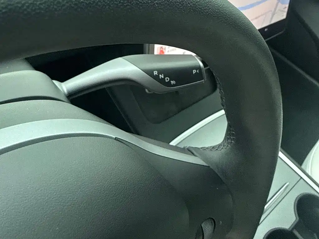 Tesla Model 3 — фото 14