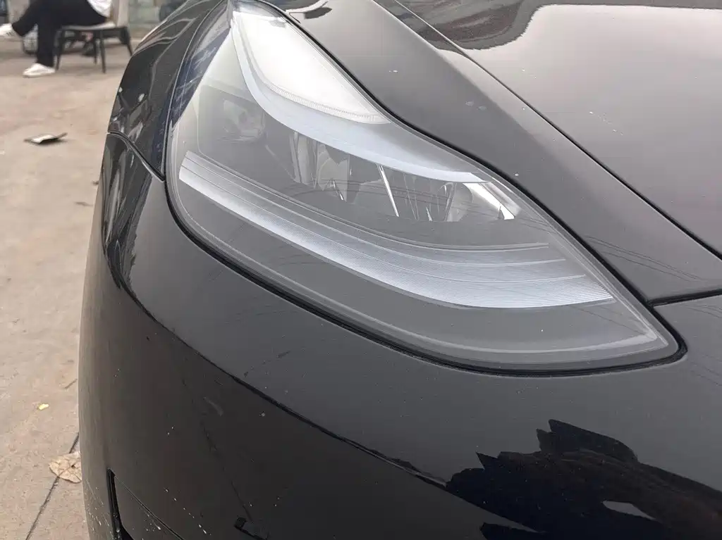 Tesla Model 3 — фото 5