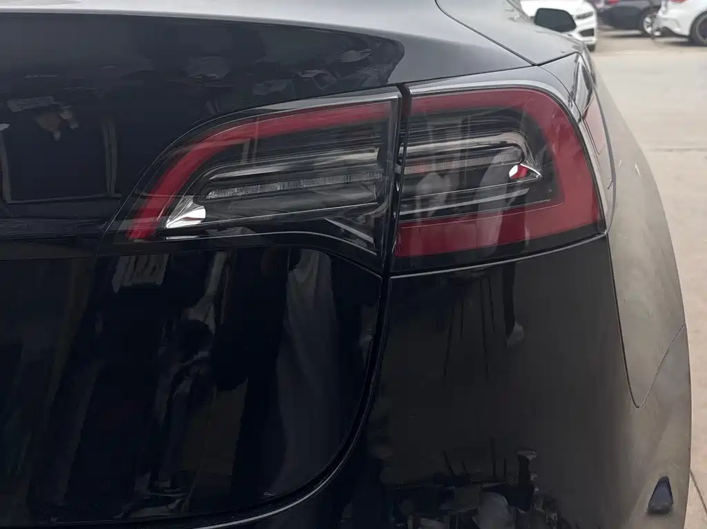 Tesla Model 3 — фото 6