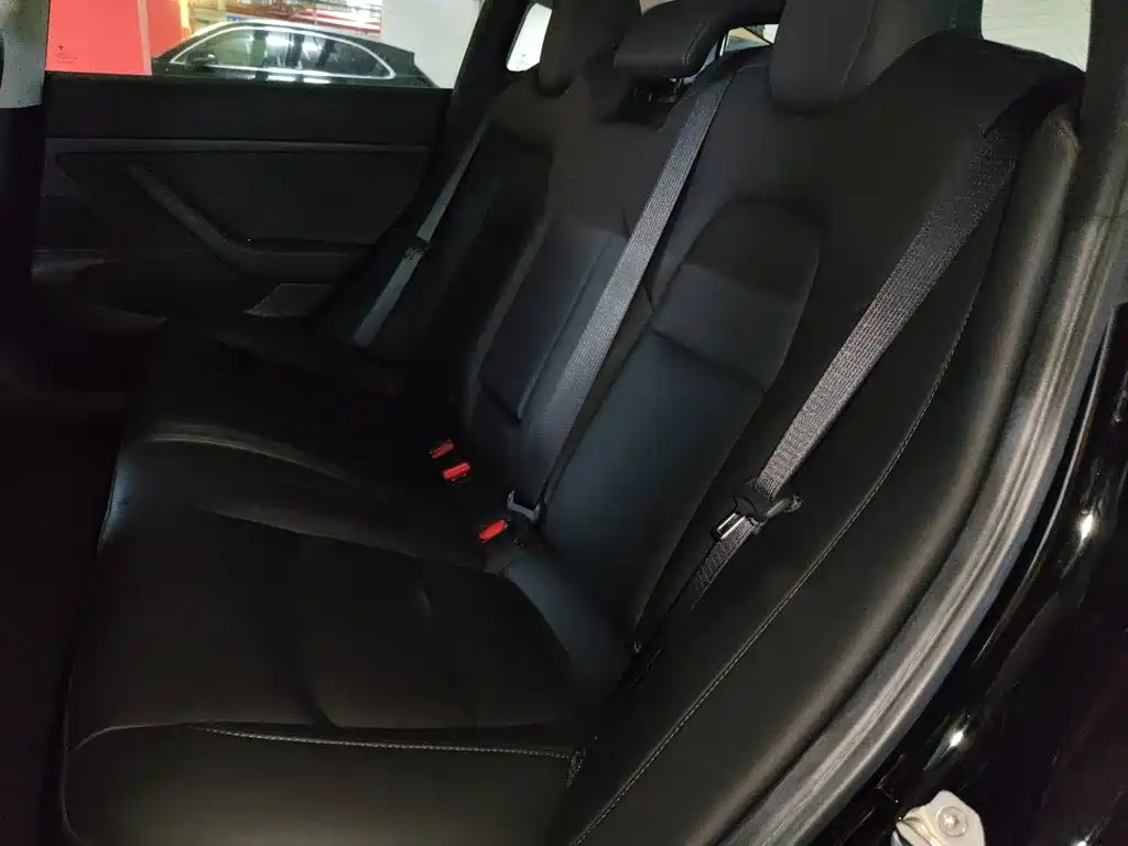 Tesla Model 3 — фото 13
