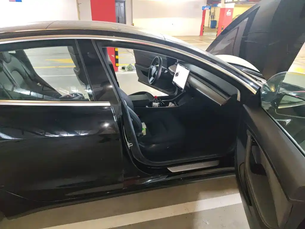 Tesla Model 3 — фото 19