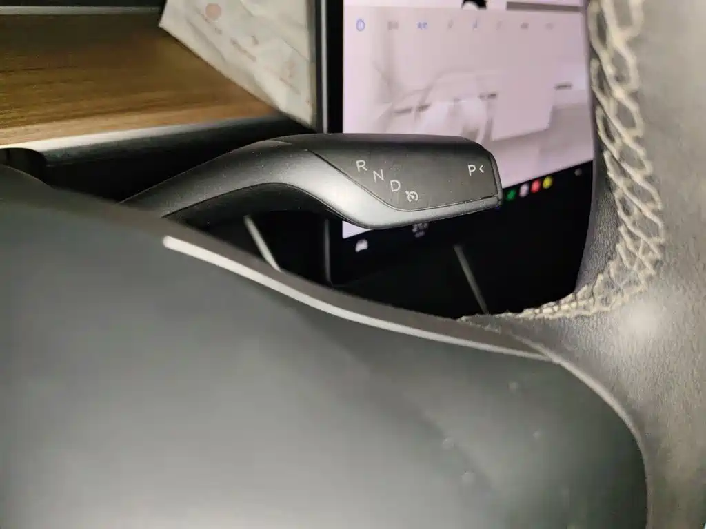 Tesla Model 3 — фото 10