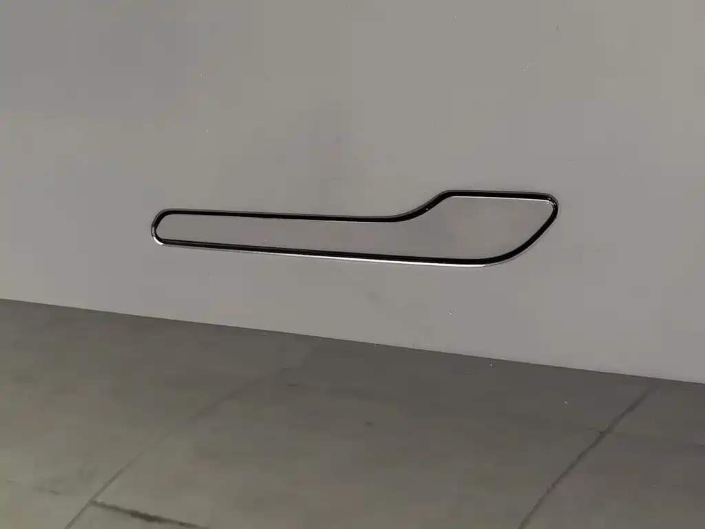 Tesla Model Y — фото 18