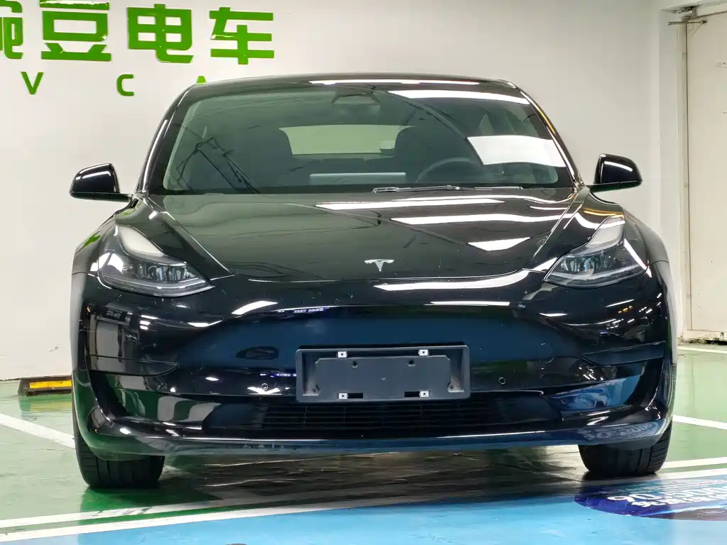 Tesla Model 3 — фото 4