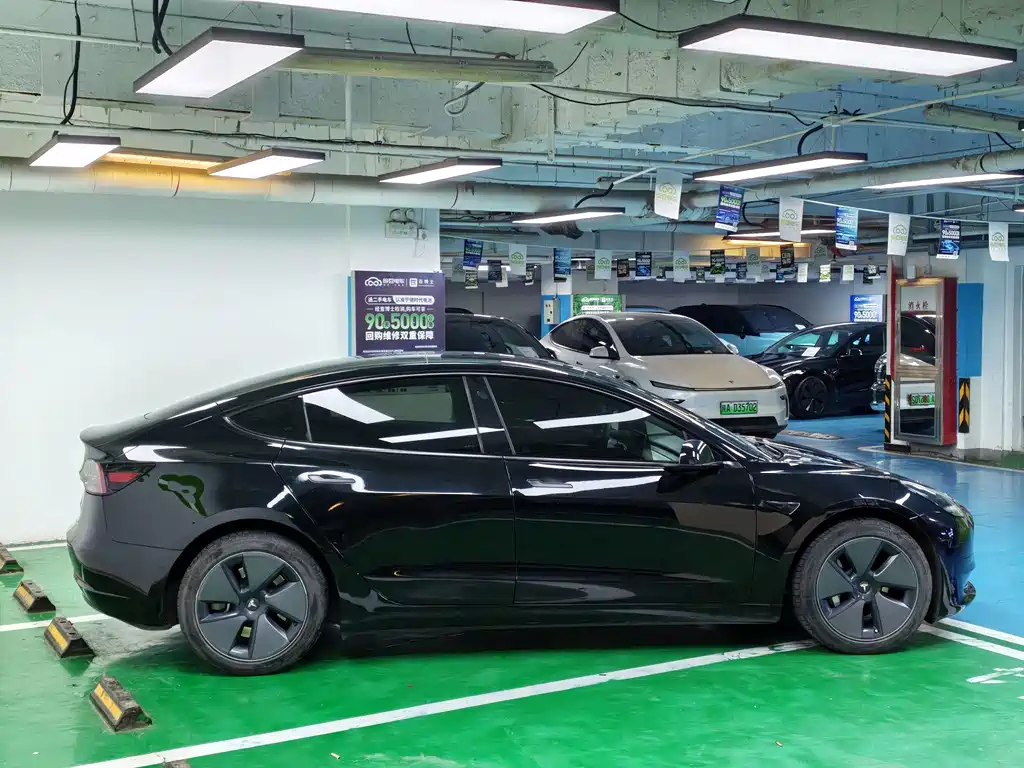Tesla Model 3 — фото 6