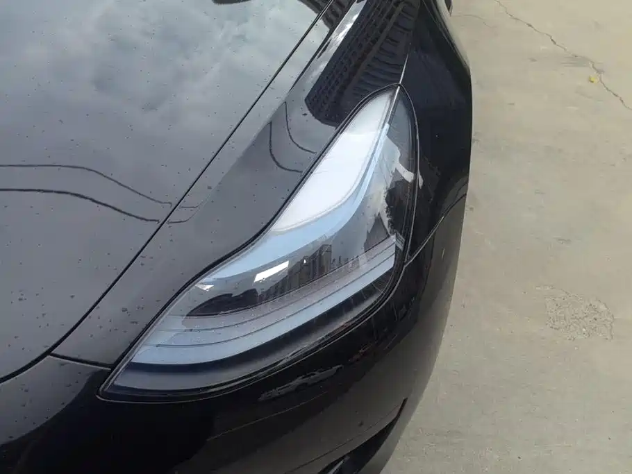 Tesla Model 3 — фото 5