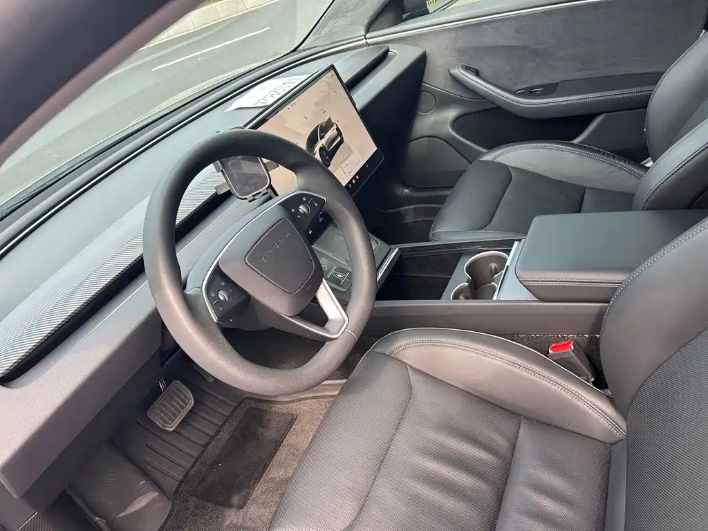 Tesla Model 3 — фото 5