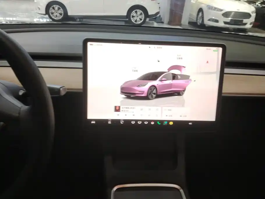 Tesla Model 3 — фото 13