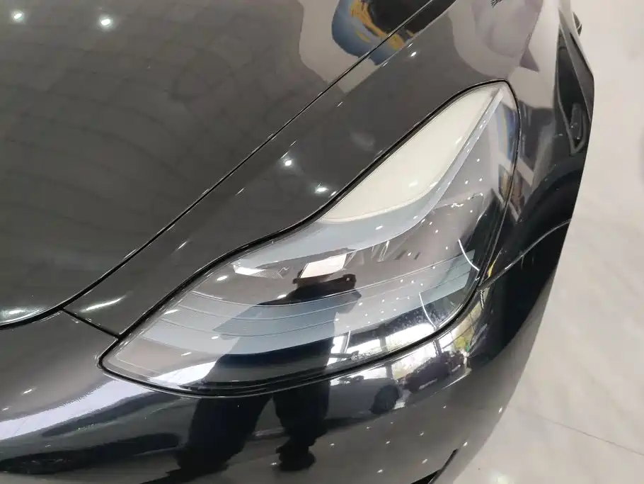 Tesla Model 3 — фото 5