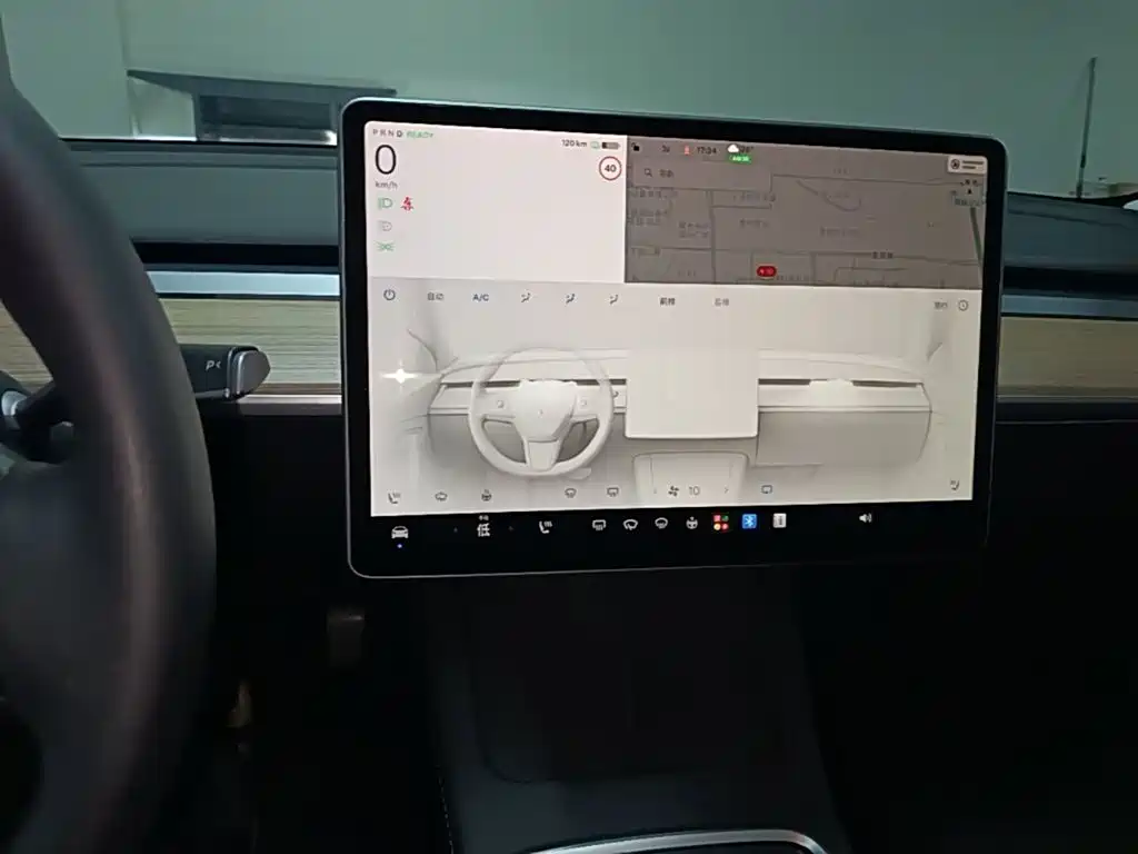 Tesla Model 3 — фото 13