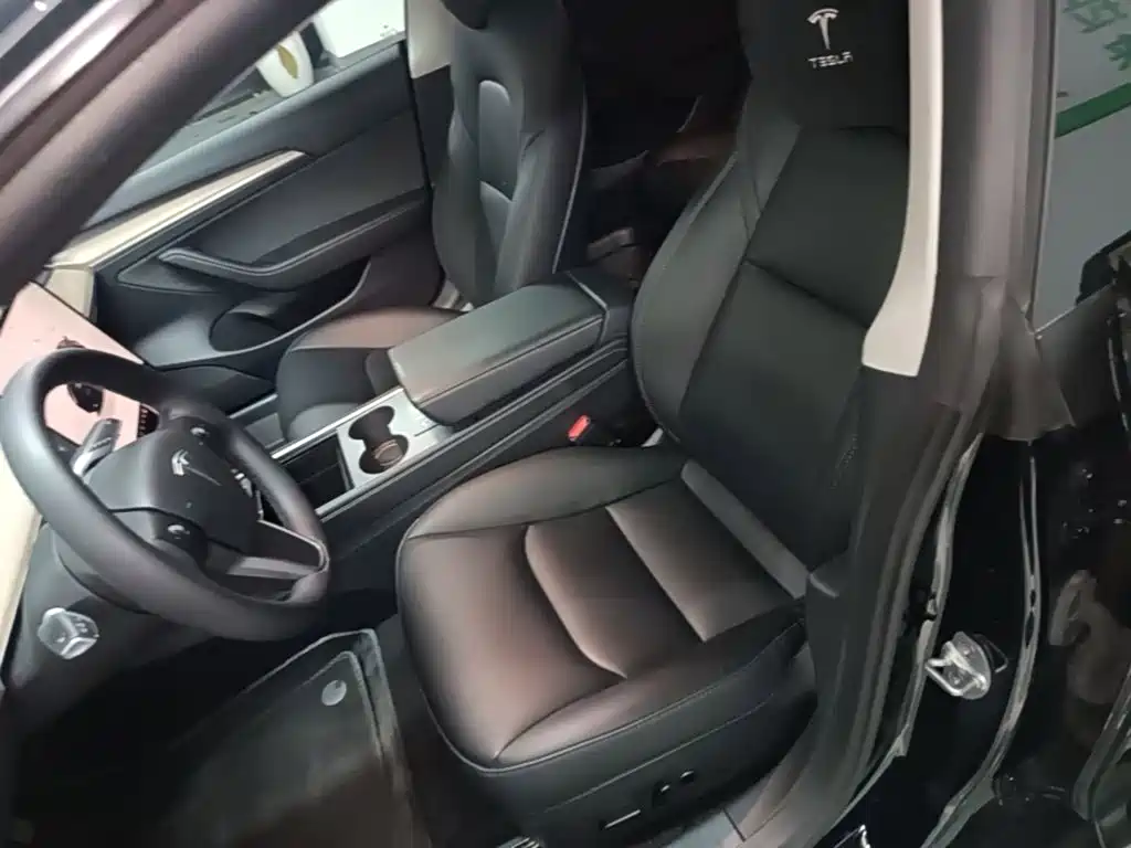 Tesla Model 3 — фото 15