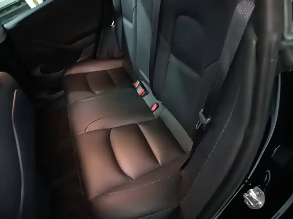 Tesla Model 3 — фото 17