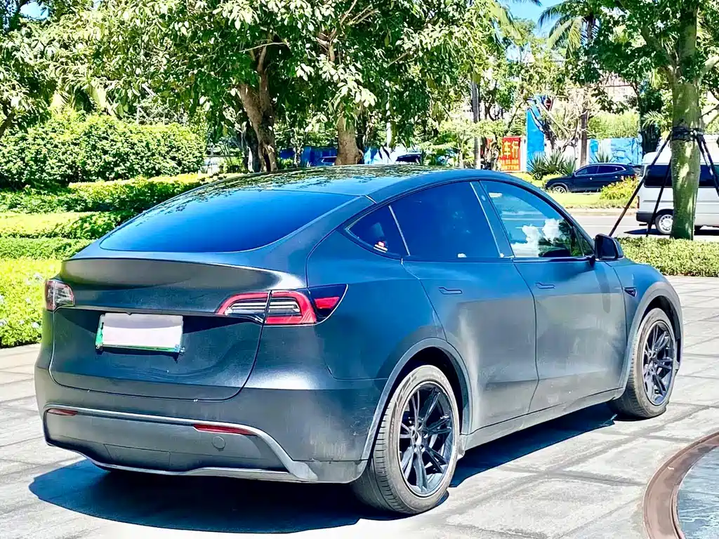 Tesla Model Y — фото 7