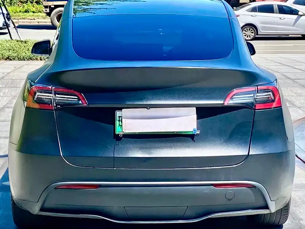 Tesla Model Y — фото 8