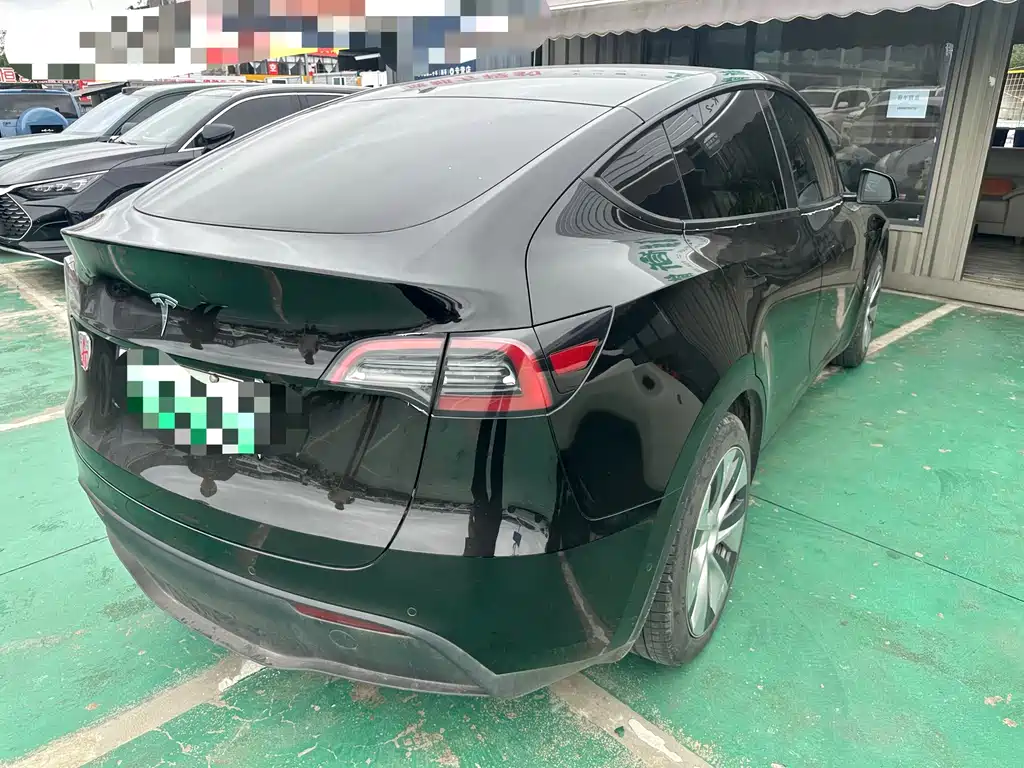 Tesla Model Y — фото 7