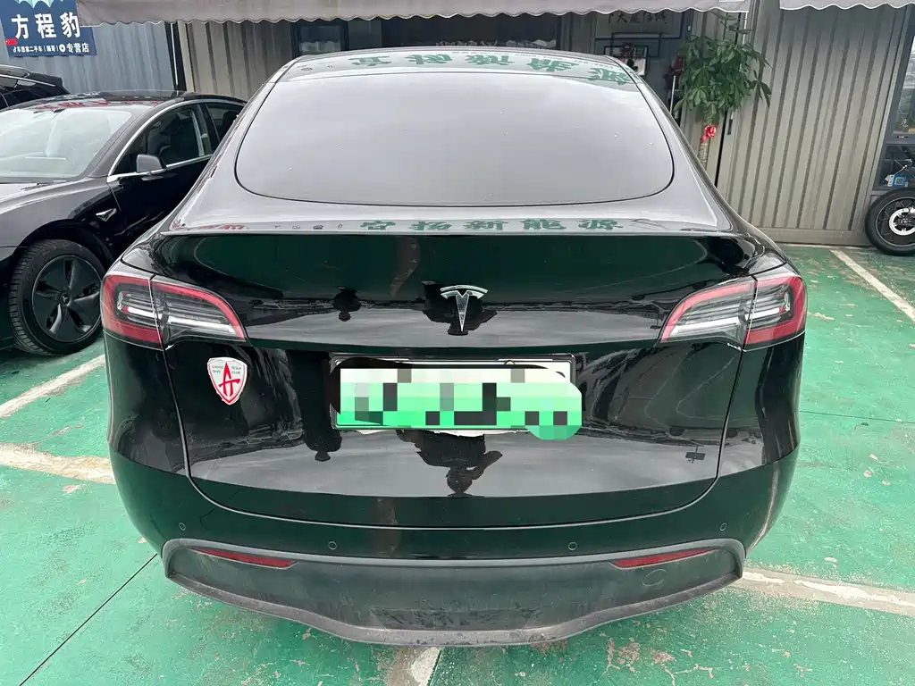 Tesla Model Y — фото 8