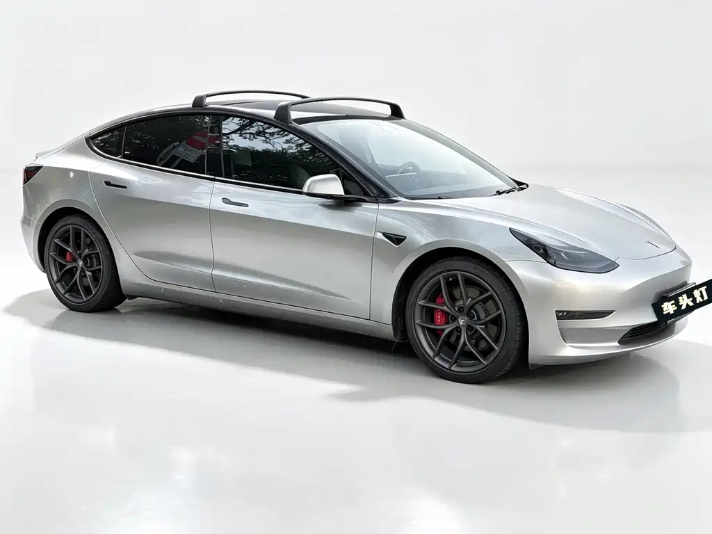 Tesla Model 3 — фото 3