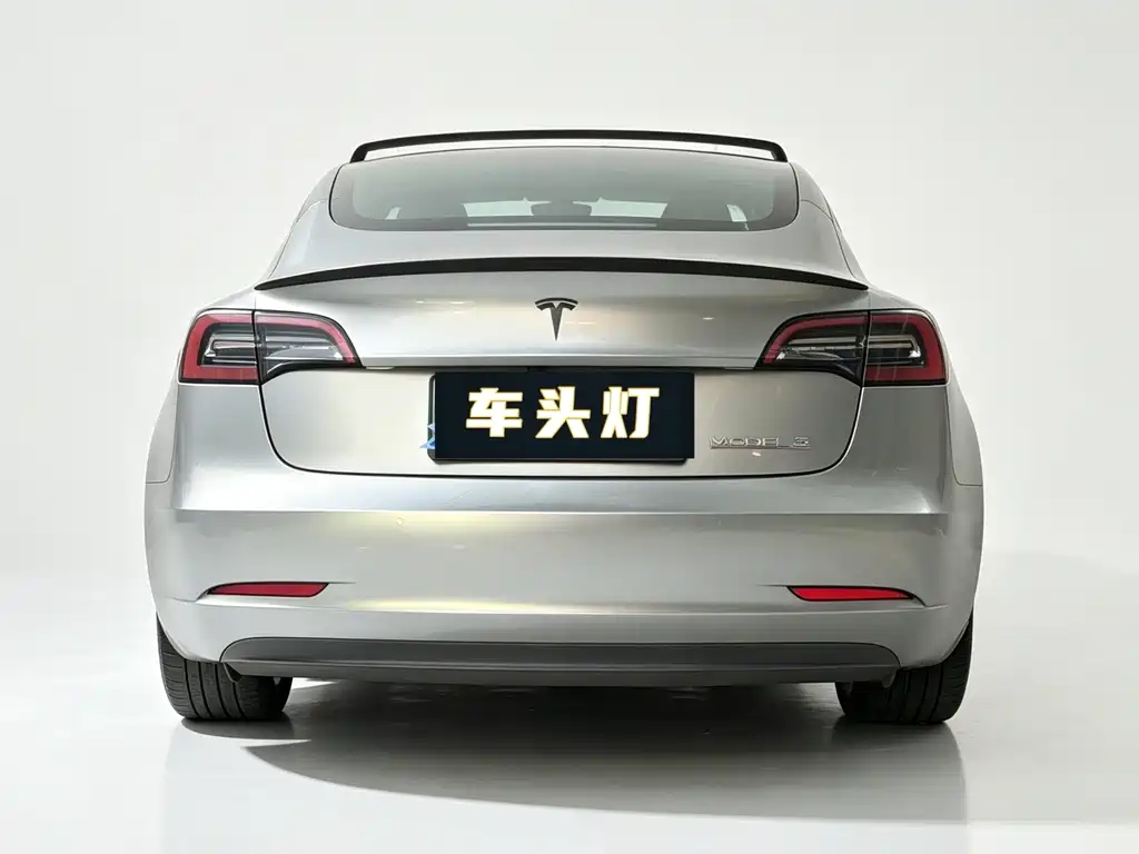 Tesla Model 3 — фото 10