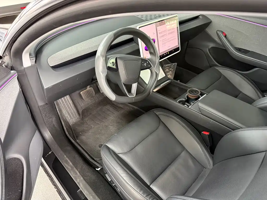 Tesla Model 3 — фото 4