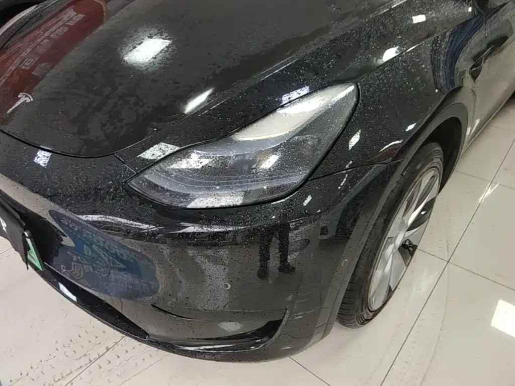 Tesla Model Y — фото 24