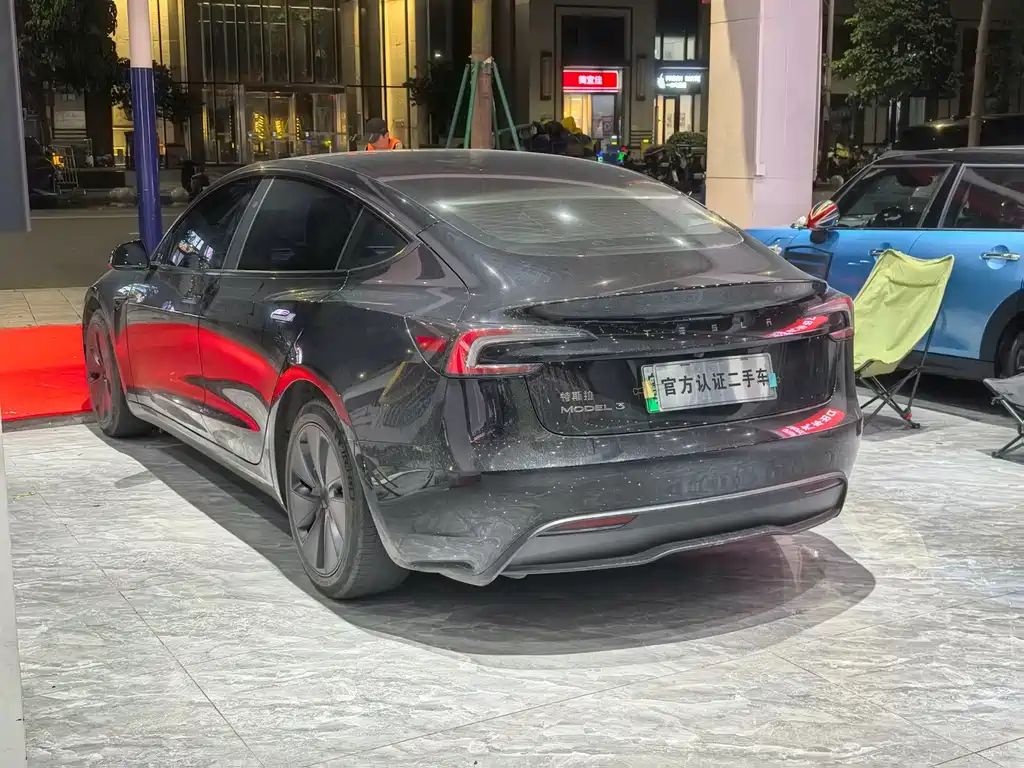 Tesla Model 3 — фото 11