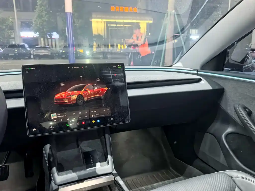 Tesla Model 3 — фото 9