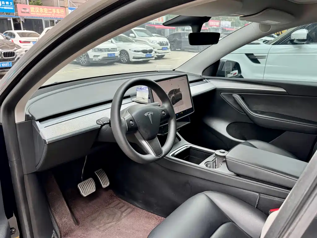 Tesla Model Y — фото 4