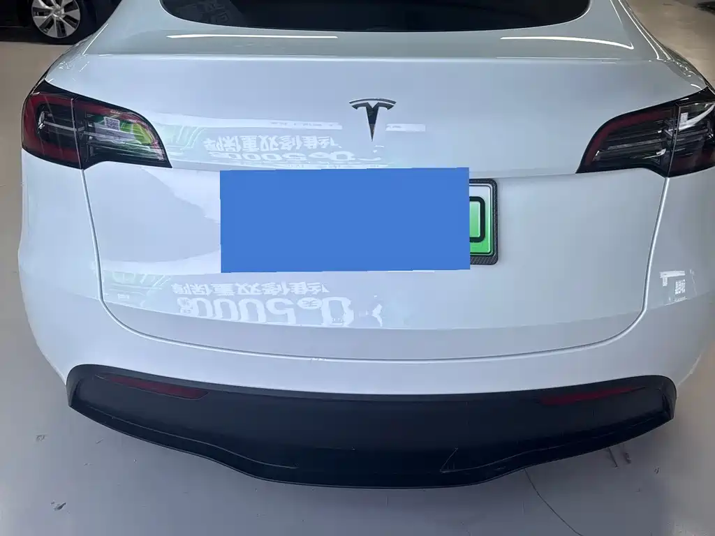 Tesla Model Y — фото 9