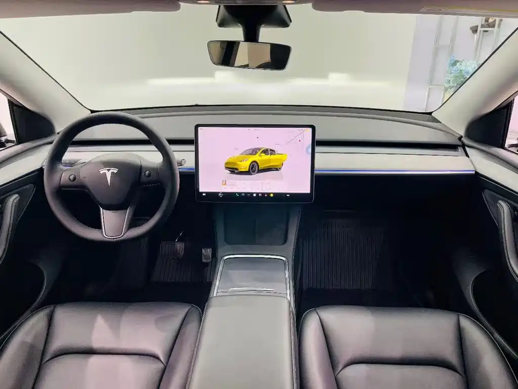 Tesla Model Y — фото 4