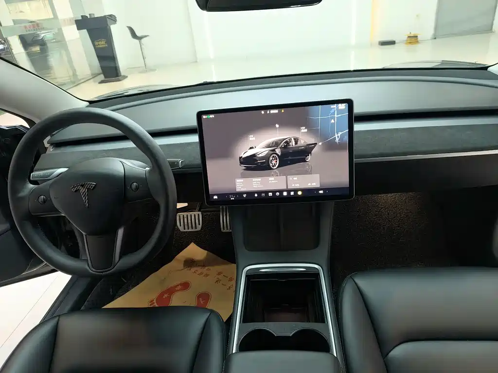 Tesla Model 3 — фото 6